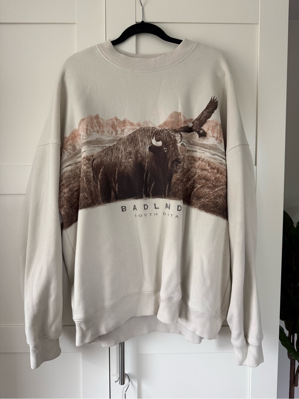 BADLANDS South Dakota Men's Cream Graphic Sweatshirt blogger